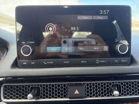 Used 2023 Honda Civic Sport image 12