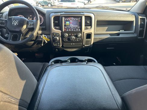 Used 2019 RAM 1500 Express w/ Wheel & Sound Group AWD/4WD image 17