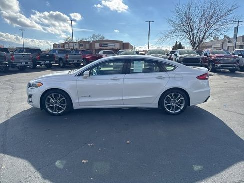 Used 2019 Ford Fusion Titanium image 4