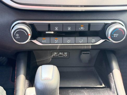Used 2025 Nissan Altima 2.5 SR AWD/4WD image 41