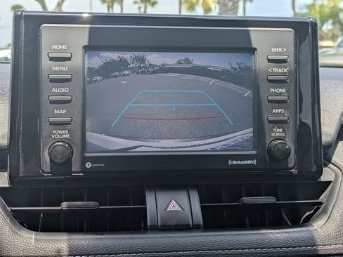 Used 2020 Toyota RAV4 LE FWD image 20