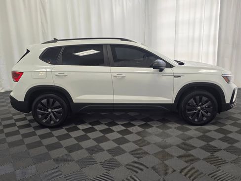 Used 2022 Volkswagen Taos S image 7