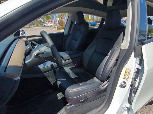 Used 2023 Tesla Model Y Long Range AWD/4WD image 19