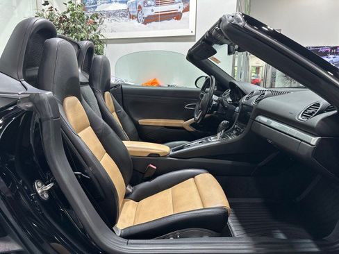Used 2018 Porsche 718 Boxster RWD image 56