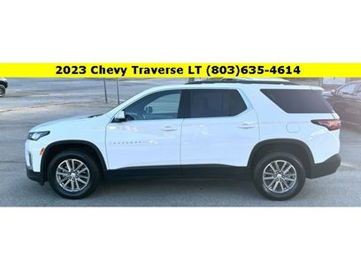 Used 2023 Chevrolet Traverse LT