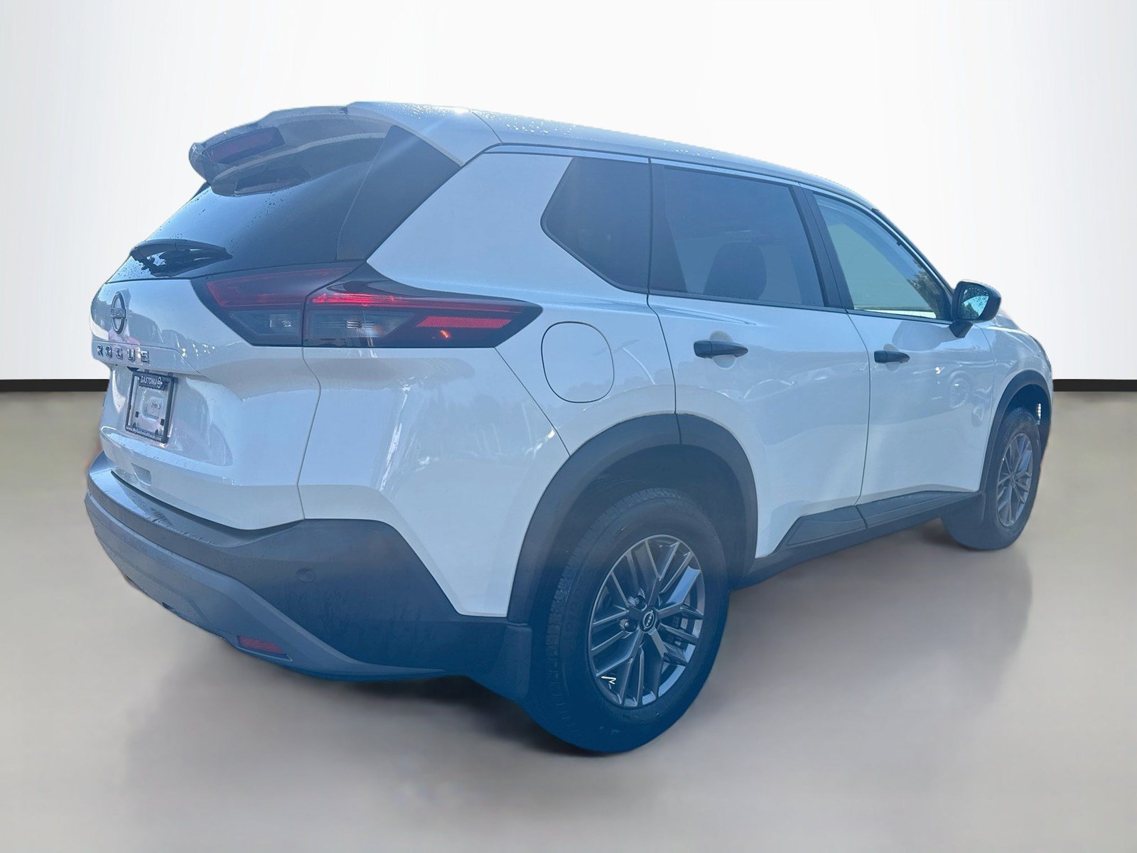 Used 2023 Nissan Rogue S FWD image 7