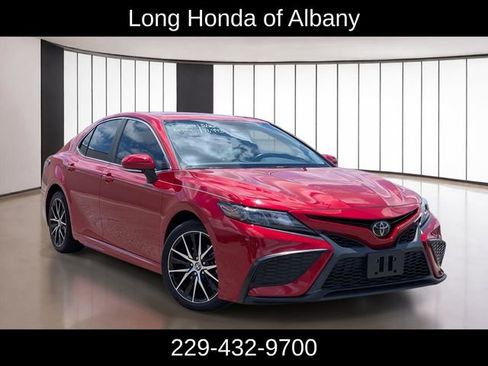 Used 2023 Toyota Camry SE FWD image 5