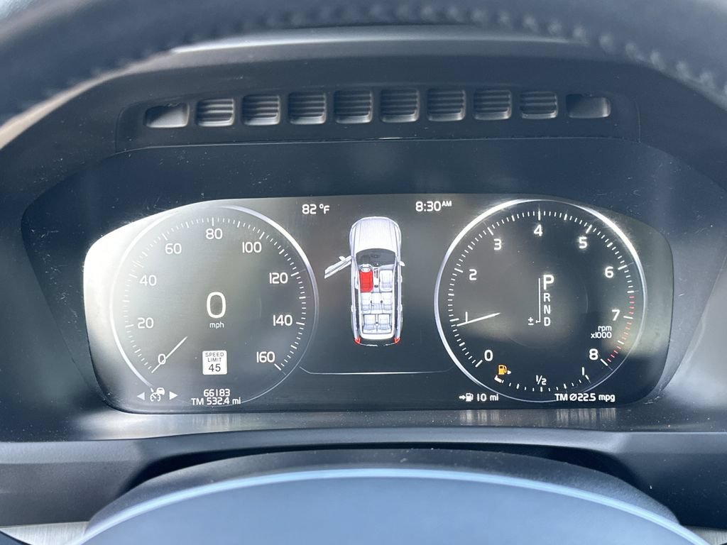 Used 2022 Volvo XC90 T5 Momentum w/ Protection Package Premier FWD image 13