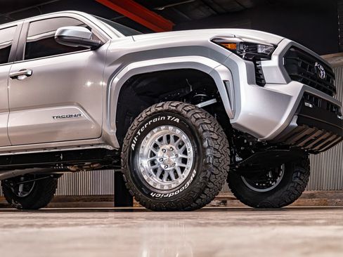 Used 2026 Toyota Tacoma SR5 AWD/4WD image 11