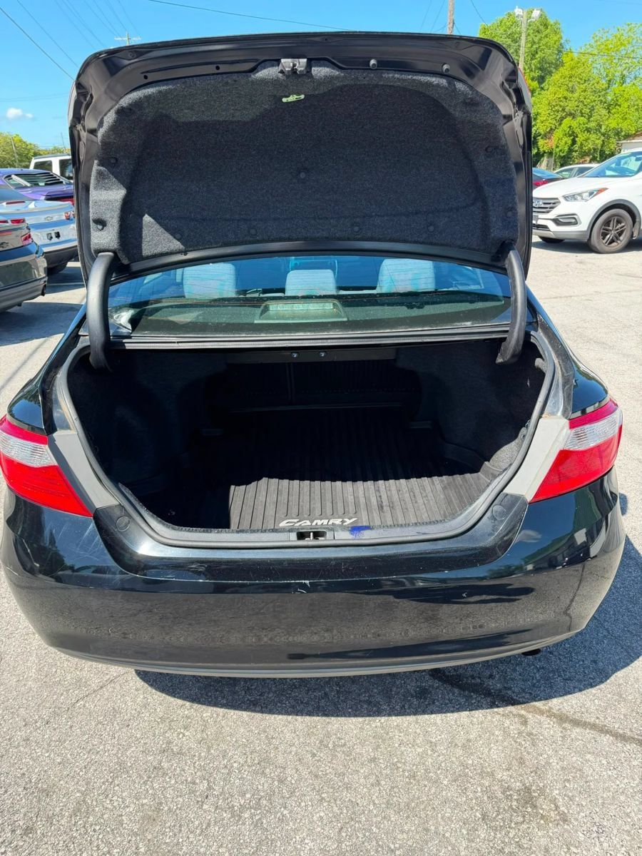 Used 2017 Toyota Camry LE FWD image 16