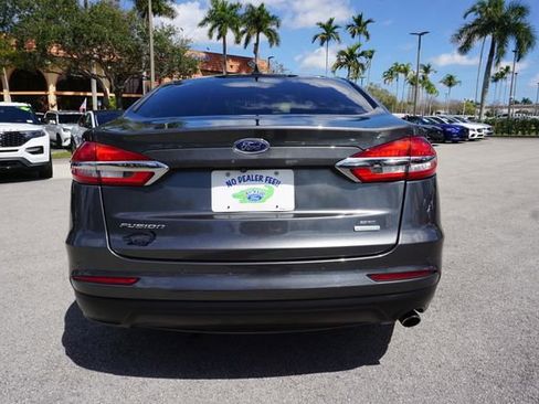 Used 2020 Ford Fusion SE image 30