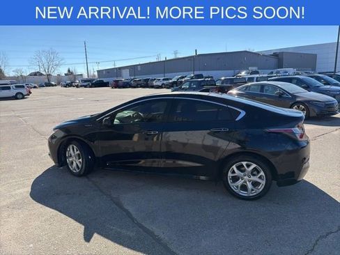 Used 2018 Chevrolet Volt Premier FWD image 2