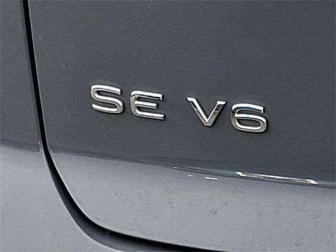 Used 2022 Volkswagen Atlas Cross Sport SE image 32