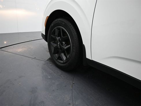 Certified 2022 Kia Soul LX w/ Technology Package image 11