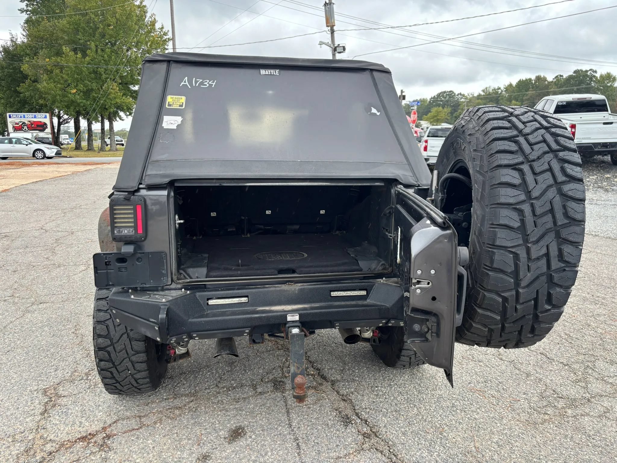 Used 2017 Jeep Wrangler Unlimited Sport w/ Quick Order Package 24S AWD/4WD image 16