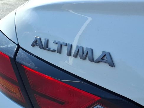 Used 2025 Nissan Altima 2.5 SV image 23