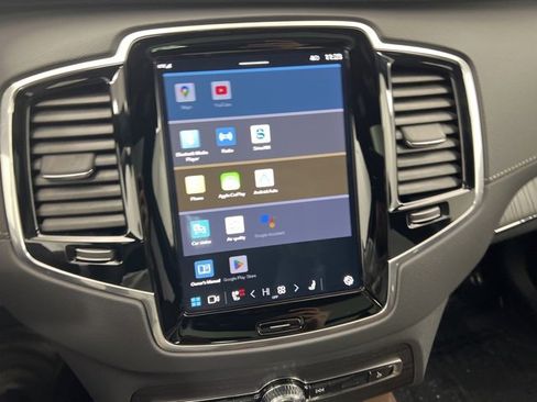 New 2025 Volvo XC90 T8 Ultra w/ Protection Package Premier image 17