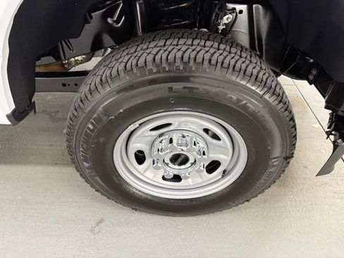 New 2026 Ford F250 XL w/ XL Chrome Package image 4