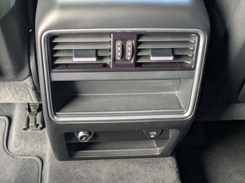 Used 2020 Porsche Cayenne image 16