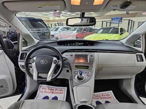 Used 2012 Toyota Prius V Three image 62