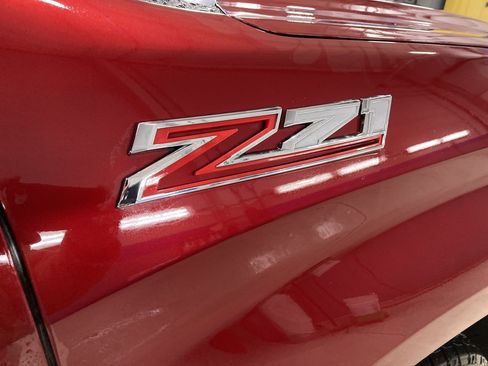 Used 2021 Chevrolet Silverado 1500 LT w/ Z71 Off-Road Package image 9