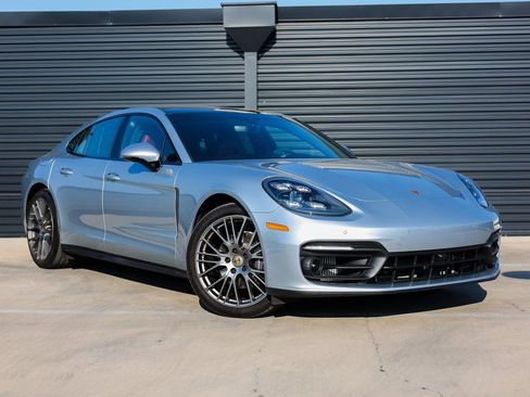 Certified 2023 Porsche Panamera Platinum Edition image 9