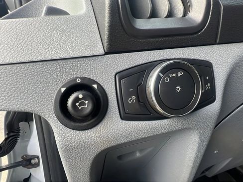 Used 2018 Ford Transit 250 130 Low Roof image 29