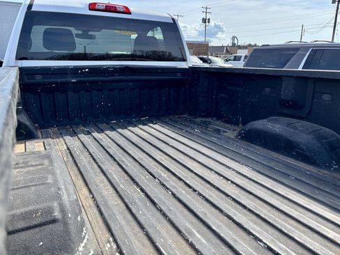 Used 2022 GMC Sierra 2500 Pro w/ Convenience Package AWD/4WD image 9