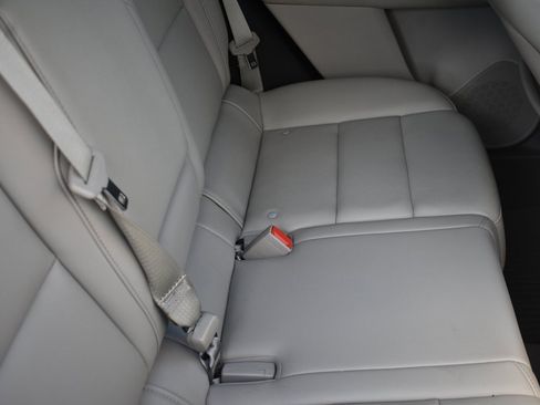 Used 2019 Cadillac XT4 Luxury w/ Cold Weather Package image 30