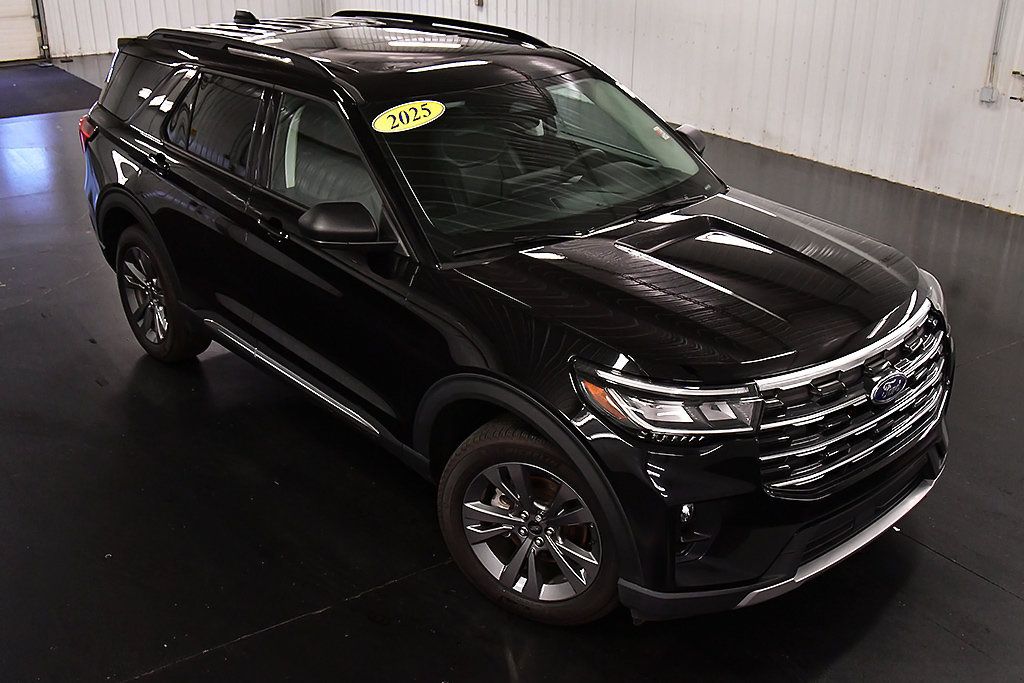 Used 2025 Ford Explorer Active w/ Active Comfort Package AWD/4WD image 10