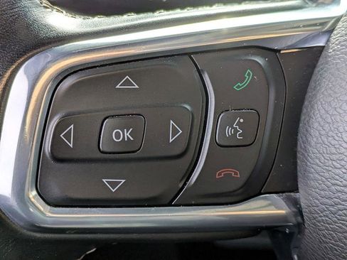 Used 2022 Jeep Gladiator Overland w/ LED Lighting Group image 17