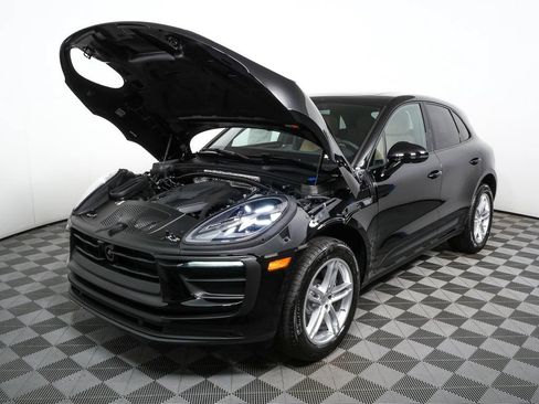 Used 2026 Porsche Macan AWD/4WD image 35