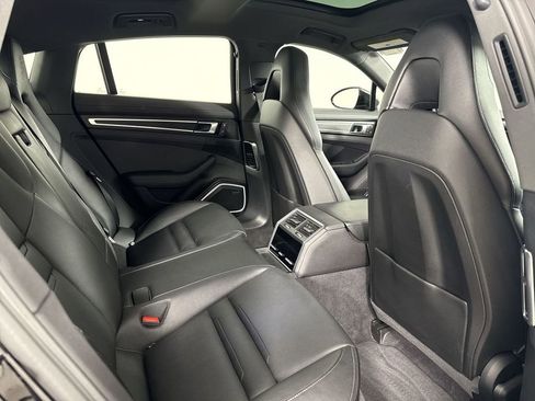 Certified 2023 Porsche Panamera 4 Platinum Edition image 25