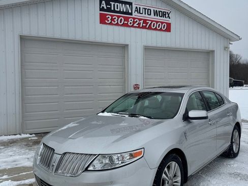 Used 2010 Lincoln MKS image 2