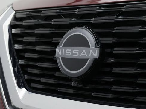 Used 2022 Nissan Rogue Platinum w/ Head-Up Display Package FWD image 10