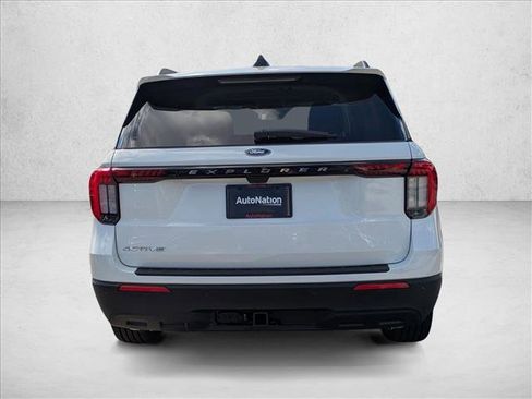 New 2026 Ford Explorer Active image 9