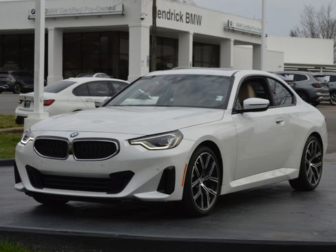 Used 2023 BMW 230i Coupe w/ Premium Package image 7