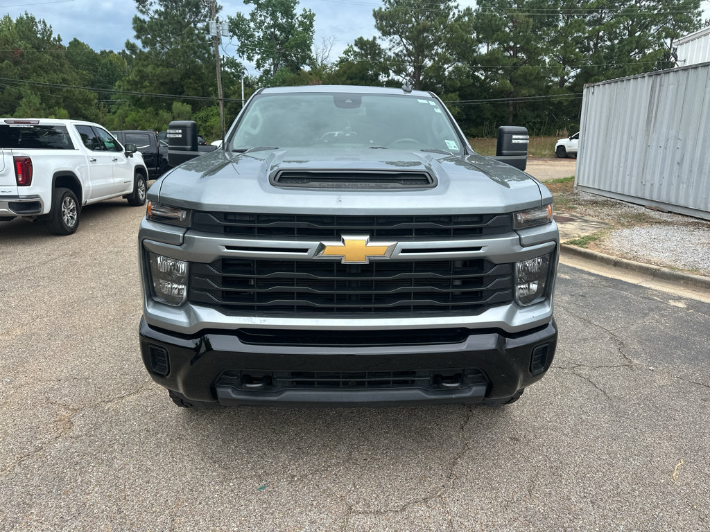 Used 2024 Chevrolet Silverado 2500 Custom w/ Custom Value Package AWD/4WD image 2