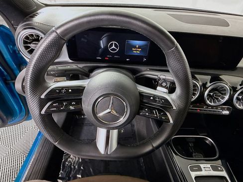 Used 2025 Mercedes-Benz CLA 250 4MATIC w/ AMG Night Package image 20
