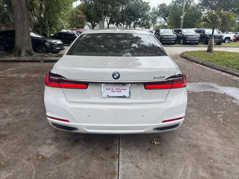 Used 2020 BMW 740i w/ Cold Weather Package RWD image 8