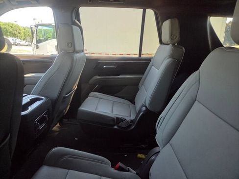 Used 2025 Chevrolet Tahoe Z71 w/ Comfort Package AWD/4WD image 11