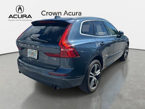 Used 2018 Volvo XC60 T5 Momentum w/ Vision Package AWD/4WD image 4