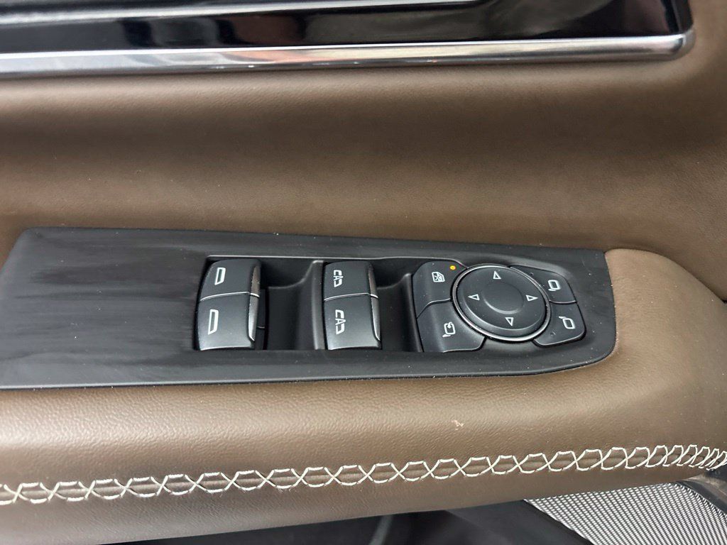 Used 2025 GMC Yukon Denali Ultimate w/ LPO, Floor Liner Package AWD/4WD image 31