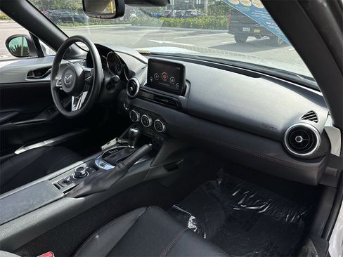 Used 2019 MAZDA MX-5 Miata Grand Touring image 15