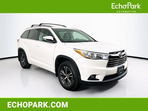 Used 2016 Toyota Highlander XLE AWD/4WD image 1