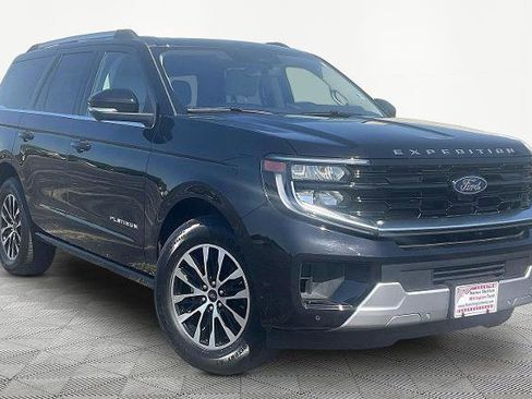 Certified 2025 Ford Expedition Platinum AWD/4WD image 1