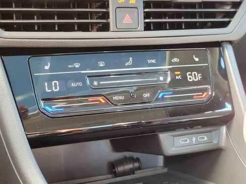 New 2026 Volkswagen Jetta SE image 9