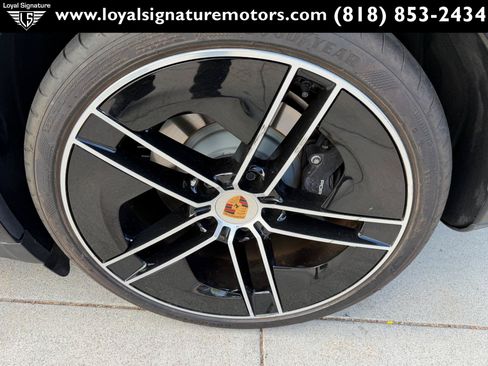 Used 2025 Porsche Taycan w/ Premium Package RWD image 30