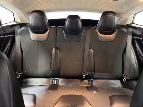Used 2016 Tesla Model S 70D image 18