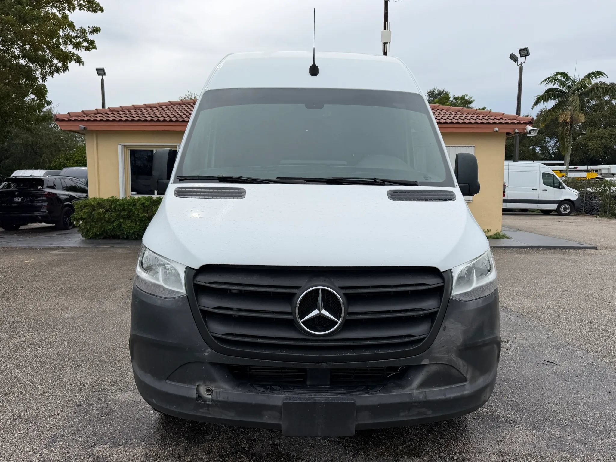 Used 2022 Mercedes-Benz Sprinter 2500 image 10